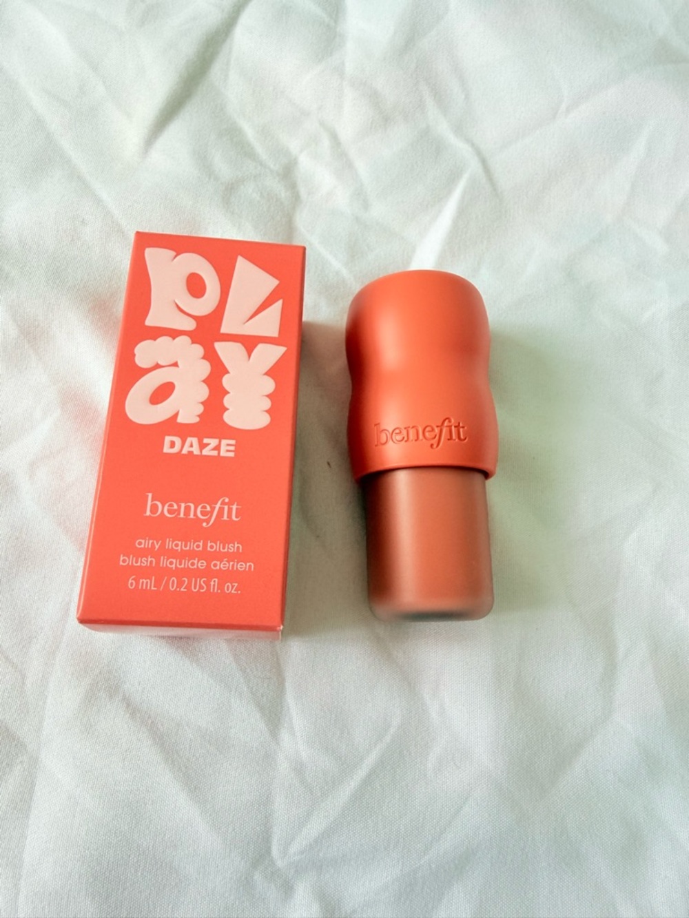 Benefit cosmetic Play Daze Airy Soft Matte Liquid Blush color apricotta